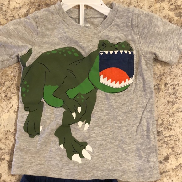 EUC Carter’s 2 piece shorts outfit. 18 months Dinosaur - Picture 2 of 3